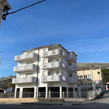 Apartments Lucia Podstrana Bagian luar foto