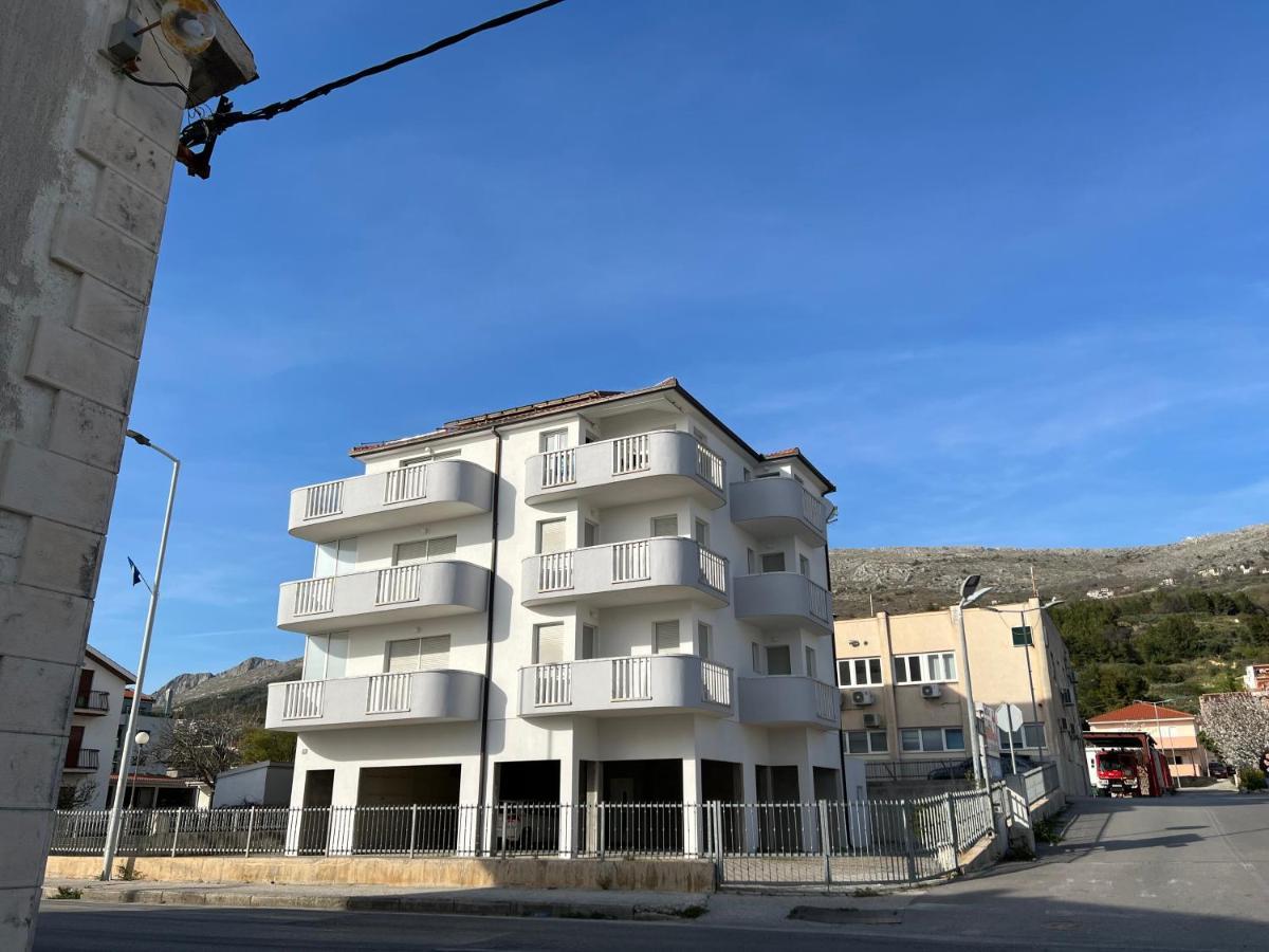 Apartments Lucia Podstrana Bagian luar foto
