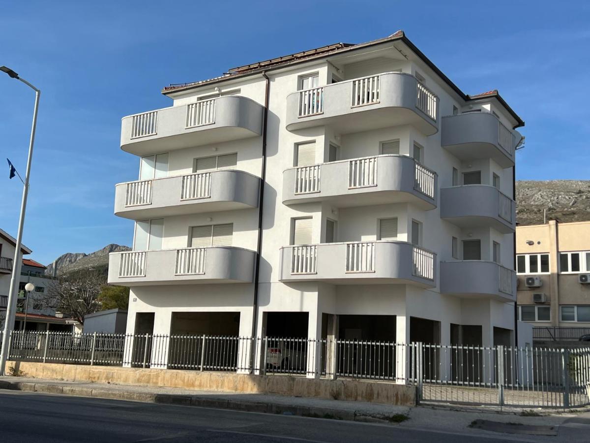 Apartments Lucia Podstrana Bagian luar foto