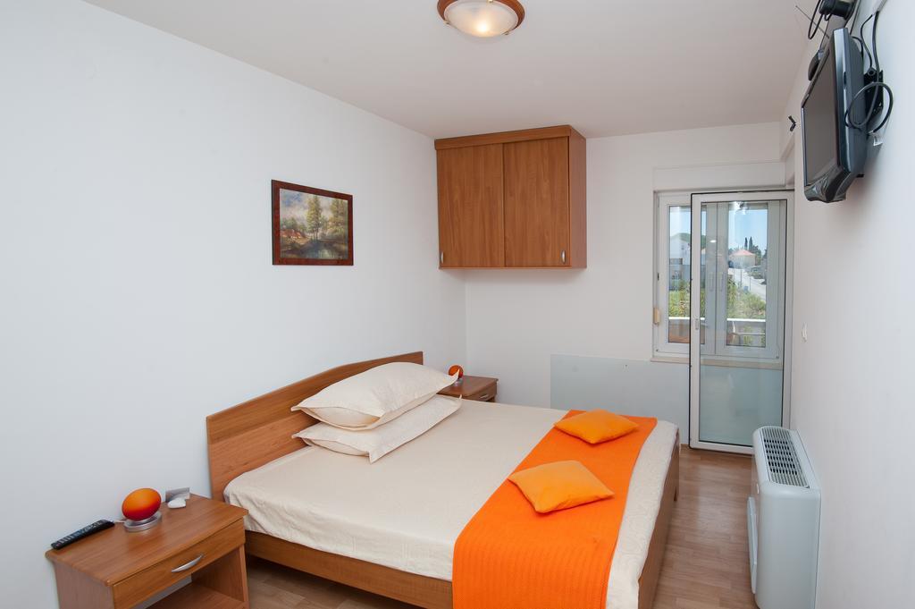 Apartments Lucia Podstrana Bagian luar foto
