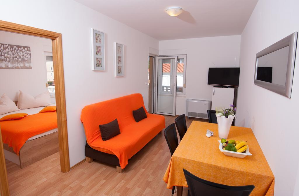 Apartments Lucia Podstrana Bagian luar foto