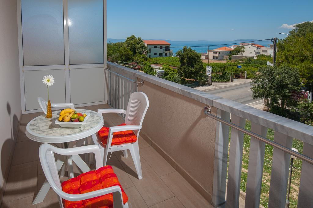 Apartments Lucia Podstrana Bagian luar foto