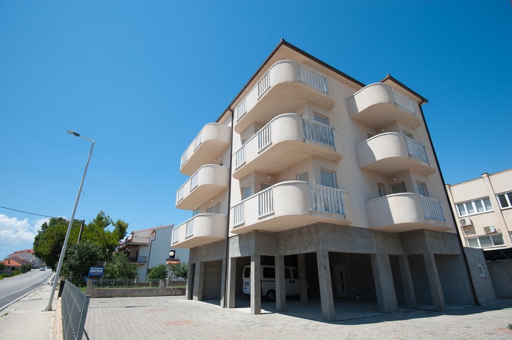Apartments Lucia Podstrana Bagian luar foto