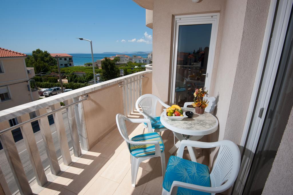 Apartments Lucia Podstrana Bagian luar foto